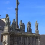 Confort Meilars : le calvaire avec les apôtres