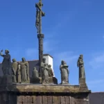 Confort Meilars : le calvaire avec les apôtres