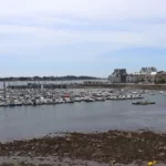 Port de plaisance de Concarneau vu des remparts.